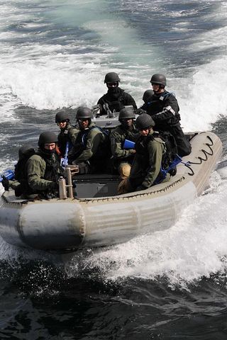 U.S. Agrees to Deliver Navy SEAL Boats to Kenya — One Week Ahead of Nairobi Blast