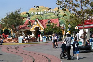 la-me-ln-toontown-evacuated-after-explosion-at-001