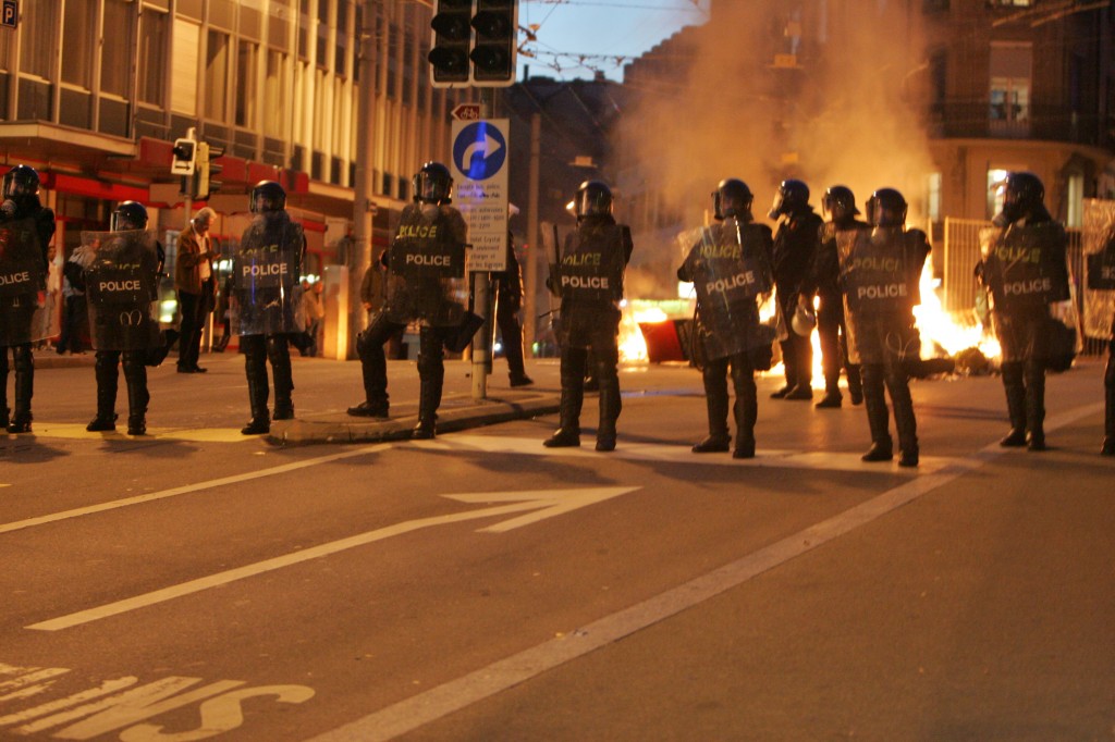 Are the Feds Preparing for Civil War? (Infographic)
