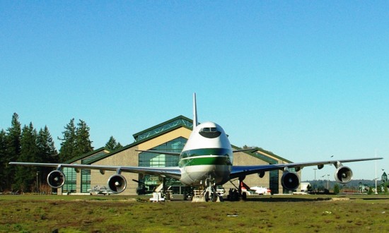 Evergreen_Aviation_Museum_with_EIA_jet