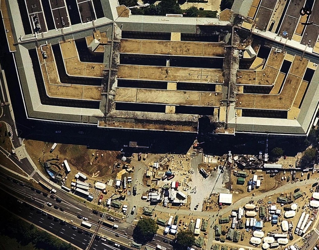 2 pictures of the Pentagon showing the most damning evidence that there was no plane