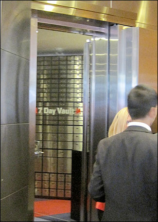 Homeland Security Can Seize Gold, Silver, Guns in Safety Deposit Boxes